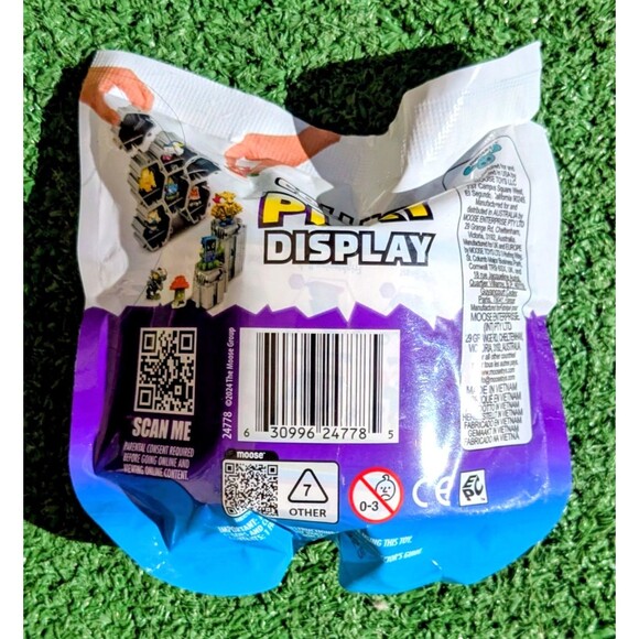 MrBeast Lab Swarms Series 3 Hyper Fusion Clawberry Snack Squad Micro Beast EUC - Picture 2 of 2